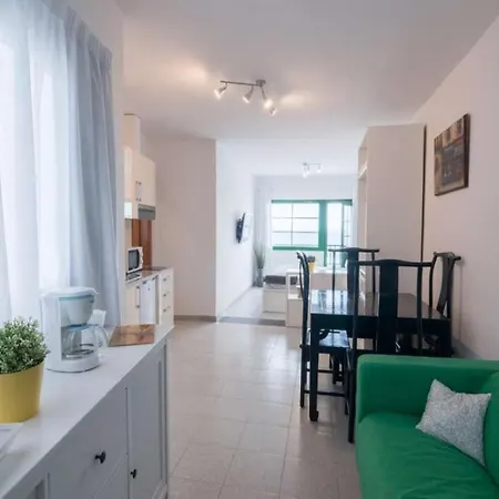 San Cristobal De La Laguna Sleeps 3 Wifi La Santa