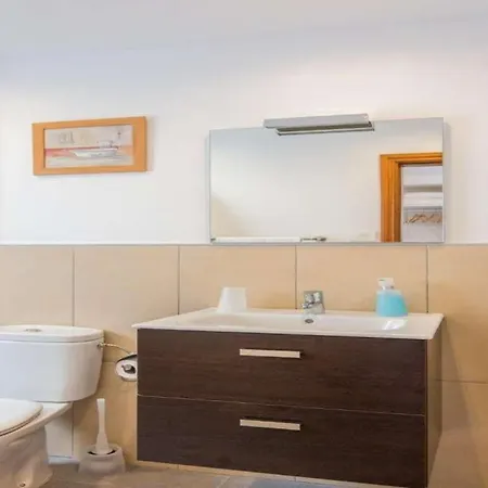 San Cristobal De La Laguna Sleeps 3 Wifi La Santa